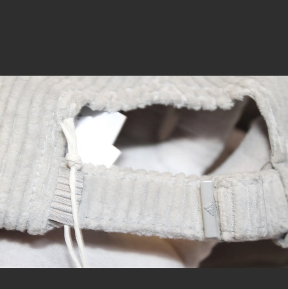 🔹️ Adidas🔹️ x Ivy Park Corduroy Hat N Baseball Cap NWT One Size ✨️ - Picture 4 of 11